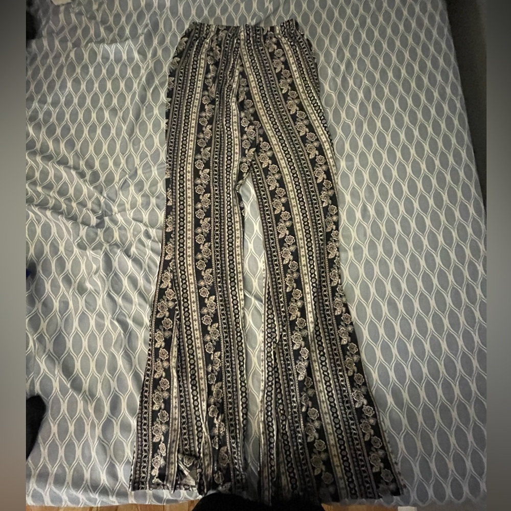 Flare leggings with designs